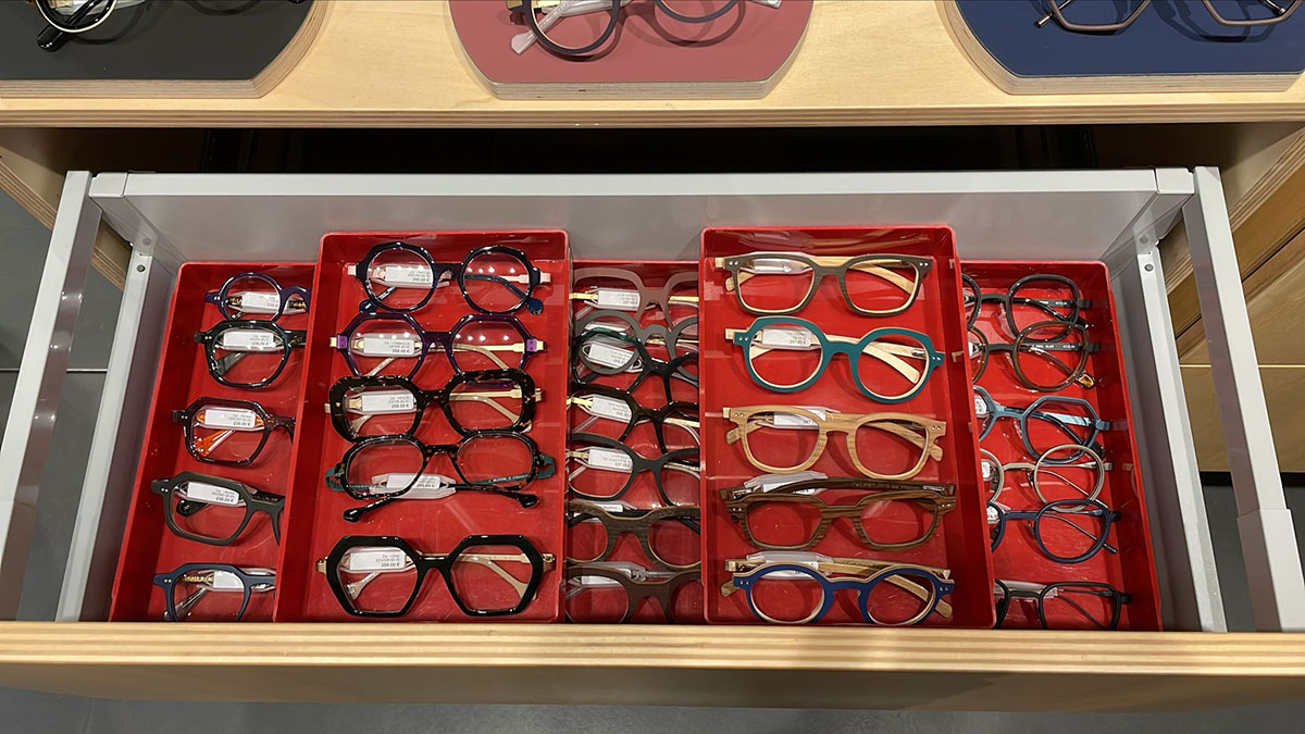 Tiroir de rangement des lunettes 